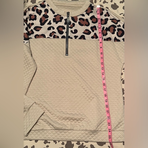 It is Well Boutique Leopard Color Block 1/4 Zip Sweatshirt/Casual Top; NWOT; Med - Picture 9 of 10